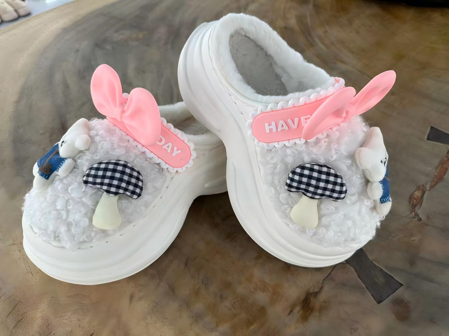Cute Plush Closed-toe Cotton Slippers